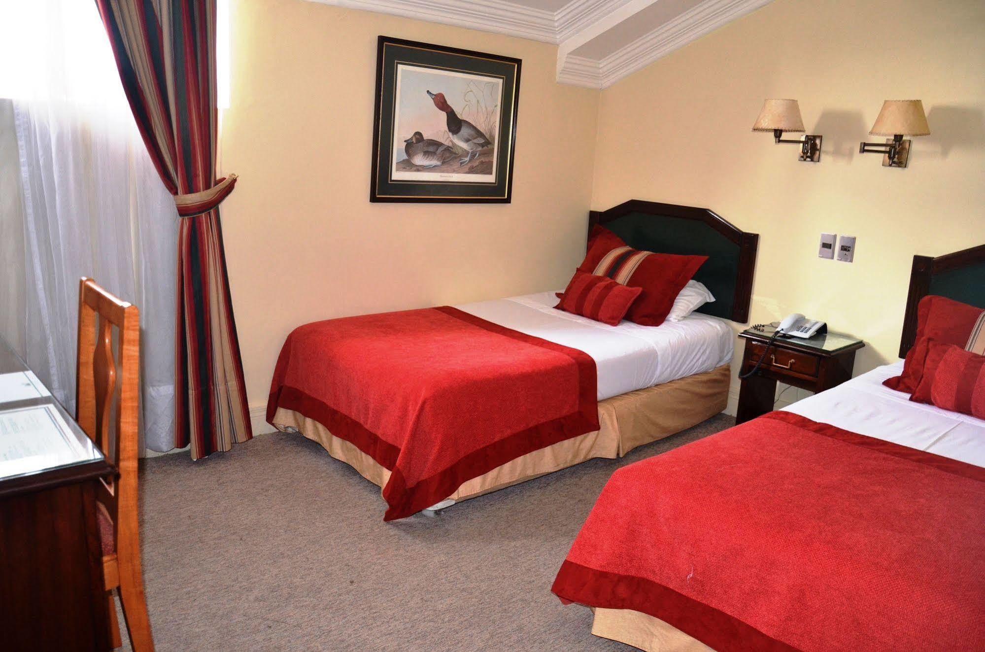 Hotel Jose Nogueira Punta Arenas Bagian luar foto